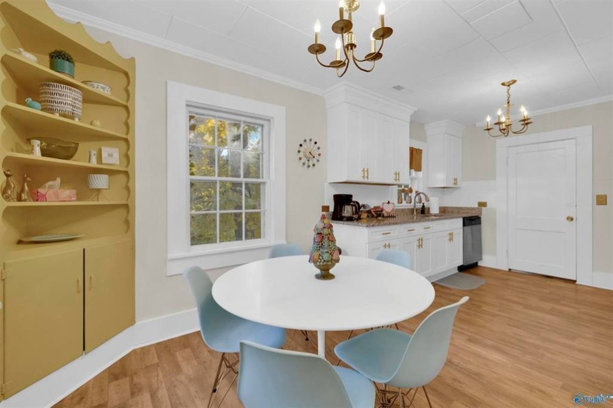 The Groovy Getaway Loft | Mid Century Modern Vacation Rental in Fort Payne, Alabama | Cottages of Mentone | Near Lookout Mountain and Little River Canyon